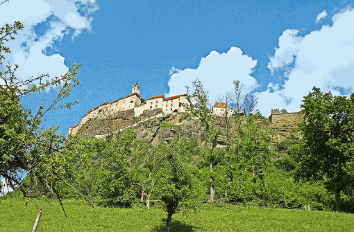 Die 850 Jahre alte Festung Riegersburg thront hoch über der Landschaft der Steiermark - ein majestätischer Anblick. Foto: Weithofer