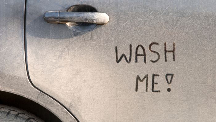 Saharastaub vom Auto waschen