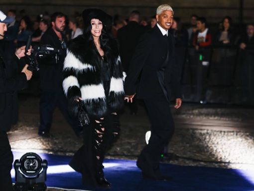 Stylisches Paar: Cher und Alexander Edwards in Mailand. Foto: IMAGO/Independent Photo Agency Int.
