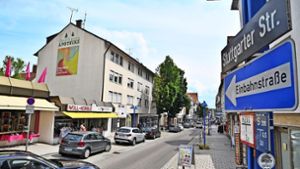 Wie soll die Stuttgarter Straße   in Zukunft gestaltet werden? Die Empfehlungen der Acocella-Studie greifen viel zu kurz, findet jedenfalls der Bezirksbeirat Foto: Tom Bloch