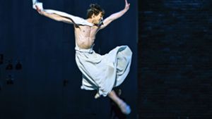 Der Tanz ist schnell, akrobatisch: Szene aus „Dona Nobis Pacem“. Foto: Kiran West