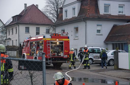 Die Feuerwehr bei ihrem Einsatz wegen Rauchs in einem Altenheim in Wendlingen. Foto: SDMG