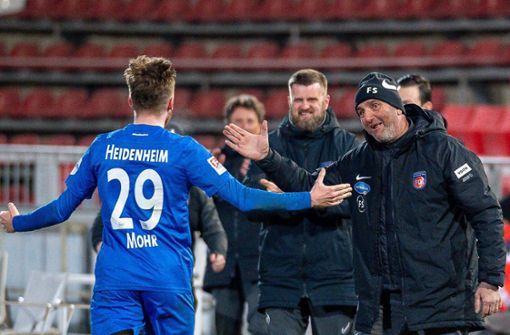 Für Trainer Frank Schmidt (re.) und den 1. FC Heidenheim gab es zuletzt  wieder jede Menge Grund zum Jubeln. Foto: imago//Sascha