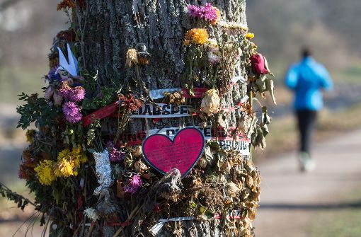 Nach dem gewaltsamen Tod einer Studentin trauern die Menschen in Freiburg. Foto: dpa