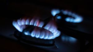 Das Gas bleibt nicht weg, wenn der Gasversorger plötzlich kündigt. Ärgerlich – und teuer – ist es trotzdem. Foto: dpa/Marijan Murat