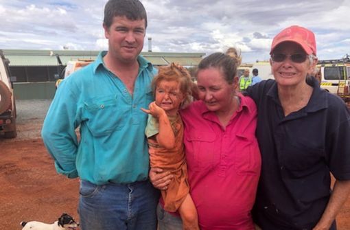 Wie durch ein Wunder: Matilda (3) und ihre Familie sind wieder vereint. Foto: Western Australia Police Force