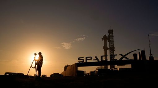Die SpaceX-Megarakete Starship wird in Boca Chica (Texas) für ihren Testflug vorbereitet. Foto: Eric Gay/AP/dpa