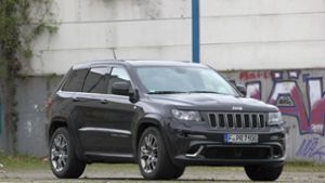 Polizei sucht Zeugen: Unbekannte stehlen Jeep in Esslingen