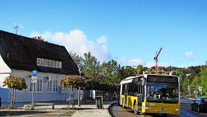 Die Haltestelle am Waldenbucher Postamt ist die Schaltstelle für den öffentlichen Personennahverkehr in der Schönbuchstadt. Foto: Archiv Claudia Barner