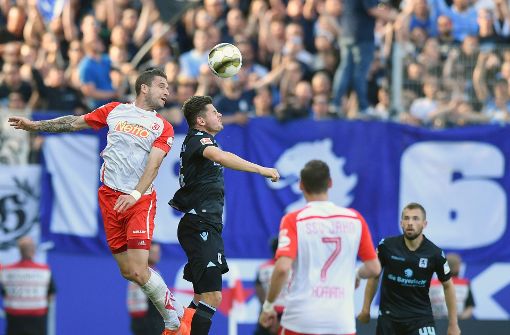 Unentschieden im ersten Spiel der Relegation um eine Teilnahme an Liga zwei zwischen dem SSV Jahn Regensburg und dem TSV 1860 München. Foto: Bongarts