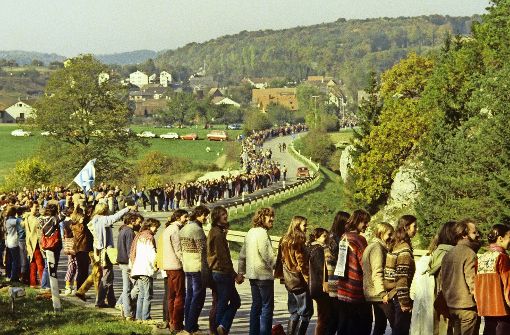 Menschenkette der Friedensbewegung am 22.10.1983 in Neu-Ulm Foto: dpa