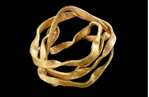 Die etwa 3800 Jahre alte Goldspirale. Foto: dpa/Yvonne Mühleis