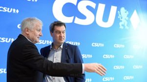 Horst Seehofer (links) und Markus Söder (beide CSU) rutschen in den Umfragen ab. Foto: dpa