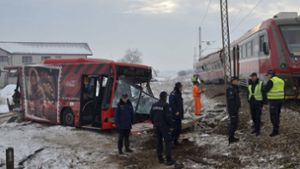 Mindestens fünf Menschen kamen bei dem Unglück ums Leben. Foto: Serbian police