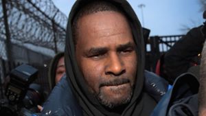 Der Sänger R. Kelly darf nach einer Kautionszahlung das Cook-County-Gefängnis in Chicago wieder verlassen.Foto:AFP Foto:  