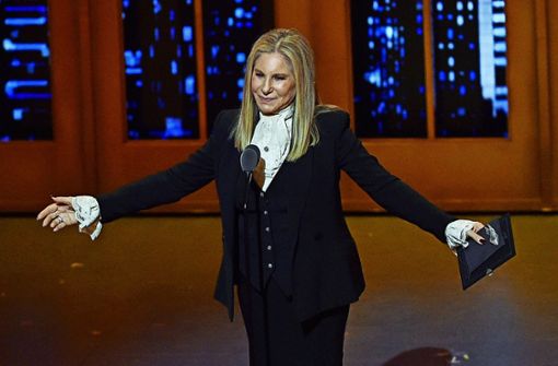 US-Star Brabra Streisand kann ohne Hunde nicht leben Foto: AP
