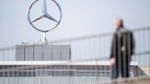 Von Montag an fährt Daimler seine Produktion wieder hoch. Foto: dpa/Sebastian Gollnow