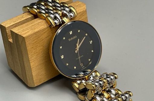 Diese goldene Uhr hat die französische Polizei beschlagnahmt – sie war möglicherweise  in Deutschland gestohlen worden. Foto: Police Nationale 67