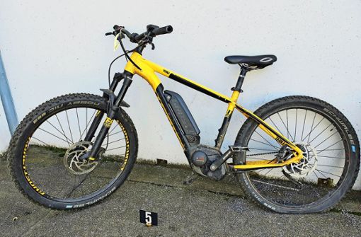 Dies ist eines der 17 Fahrräder, deren Besitzer gesucht werden. Foto: Polizei