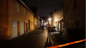 Am späten Samstagabend sind in der Kircheimer Schwabstraße Schüsse gefallen. Ein 25-Jähriger wurde verletzt. Foto:  
