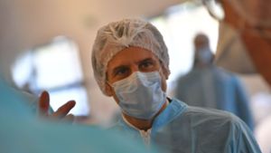 Die Zusammenarbeit der Kliniken mit den Praxen der niedergelassenen Ärzte  funktioniert im Kreis Esslingen offenbar  gut. Foto: AFP/LOIC VENANCE