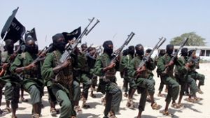 Die islamistische Terrorgruppe Al-Shabaab bekannte sich zu den jüngsten Anschlägen in Somalias Hauptstadt Mogadishu. Foto: Farah Abdi Warsameh/AP/dpa