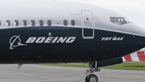 Der Flugzeughersteller Boeing will bei den Öko-Kraftstoffen große Schritte nach vorne machen. (Symbolbild) Foto: dpa/Ted S. Warren