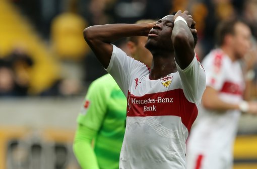 Carlos Mané und der VfB Stuttgart verlieren bei Dynamo Dresden mehr als deutlich. Foto: Bongarts