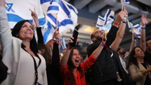 Angesichts des sich abzeichnenden knappen Ausgangs bei den Parlamentswahlen in Israel haben Ministerpräsident Benjamin Netanjahu und sein Herausforderer Benny Gantz den Wahlsieg jeweils für sich beansprucht. Foto: dpa