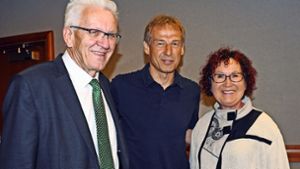 Im September trafen sich Jürgen Klinsmann (Mitte) und Gerlinde und Winfried Kretschmann in Kalifornien. Foto: dpa