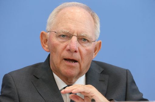 Finanzminister Wolfgang Schäuble (CDU) sperrt sich bisher gegen den Wunsch in der Koalition, die Steuerregeln für Unternehmen zu verbessern. Foto: dpa