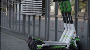 E-Roller gehören längst auch in Stuttgart zum Stadtbild. Foto: Lichtgut/Leif Piechowski
