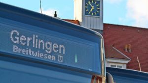 Noch fährt der Gerlinger Stadtbus bis zur Haltestelle Breitwiesen – aber nicht direkt vor das Altenhilfezentrum. Foto: factum/Archiv
