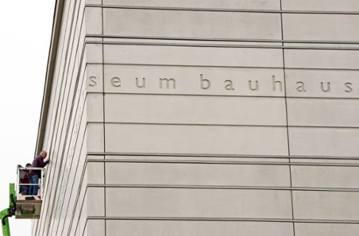Das neue Bauhaus-Museum ist ein schlichter Betonkubus. Foto: AP