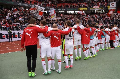 Bis zu 20.000 Fans haben ihren VfB Stuttgart beim Spiel in Nürnberg unterstützt. Foto: Pressefoto Baumann