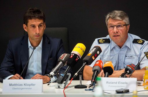 Oberbürgermeister Matthias Klopfer (links)und Aalens Polizeipräsident Roland Eisele bei der Pressekonferenz am Montag. Foto: dpa