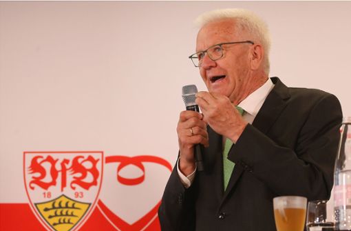 Winfried Kretschmann war am Mittwoch zu Gast bei der Vorstellung der VfB-Stiftung. Foto: Baumann