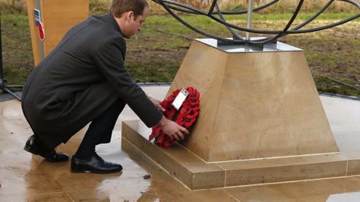 Prinz William enthüllt Denkmal