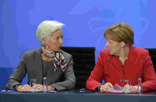 IWF-Chefin Lagarde (li.) und Kanzlerin Merkel sehen keine Möglichkeit Griechenland Schulden zu erlassen. Foto: dpa