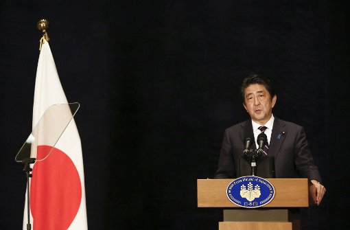 Trump will den Freihandelsvertrag TPP an seinem ersten Tag im Amt  stoppen. Deshalb ist Japans Premier Shinzo Abe ist von den USA bitter enttäuscht. Foto: DPA