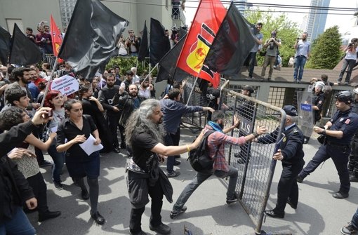 In Istanbul kam es zu Zusammenstößen zwischen Demonstranten und der Polizei. Foto: dpa