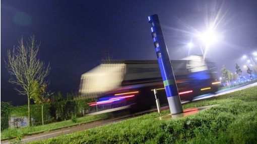 Lastwagenfahrten könnten in Baden-Württemberg auch auf Landesstraßen teurer werden. Foto: dpa/Klaus-Dietmar/ Gabbert