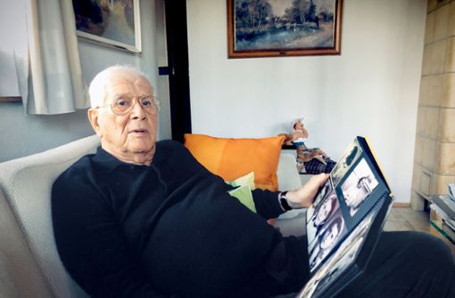 Viele Jahrzehnte hat der 89-jährige Peter Gardosch nicht über seine Erinnerungen gesprochen. Foto: Katja Bauer