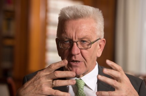 Ministerpräsident Winfried Kretschmann will Bayern nach dem Unglück in Bad Aibling unterstützen Foto: dpa