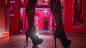 Viele Prostituierte hätten bereits Termine mit Freiern ausgemacht. Auch sie hat die Corona-Krise getroffen. Foto: dpa/Andreas Arnold