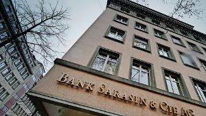 Muss die Schweizer Bank Sarasin dem Drogerieunternehmer Erwin Müller Schadenersatz zahlen? Darum geht es vor Gericht. Foto: AFP
