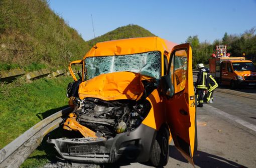 Auf der A8 Richtung München kam es zu einem schweren Unfall. Foto: SDMG/Woelfl