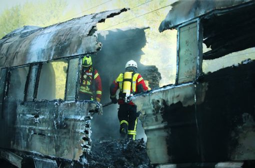 Brand im ICE am Freitagmorgen: Großeinsatz der Feuerwehr auf der Bahn-Schnellstrecke Frankfurt-Köln Foto: dpa
