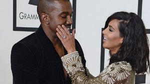 Kanye West - auf dem roten Teppich noch ganz zahm mit seiner Frau Kim Kardashian. Foto: dpa