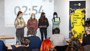 Emilie Rückschloß (von links), Celina Wetzel, Lena Eberle und Amelie Bolte haben   mit ihrem Start-up „Napfy“ die Chance, beim Landeswettbewerb dabei zu sein. Foto: /Ines Rudel